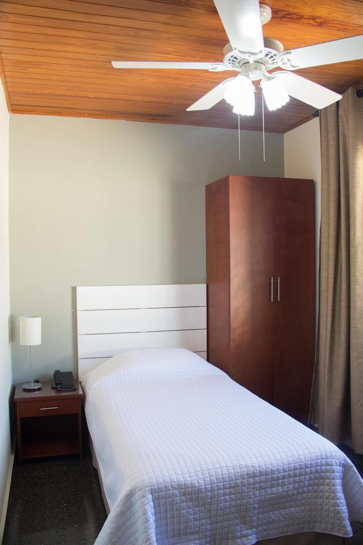 Maria Jose Suites San Salvador Zewnętrze zdjęcie
